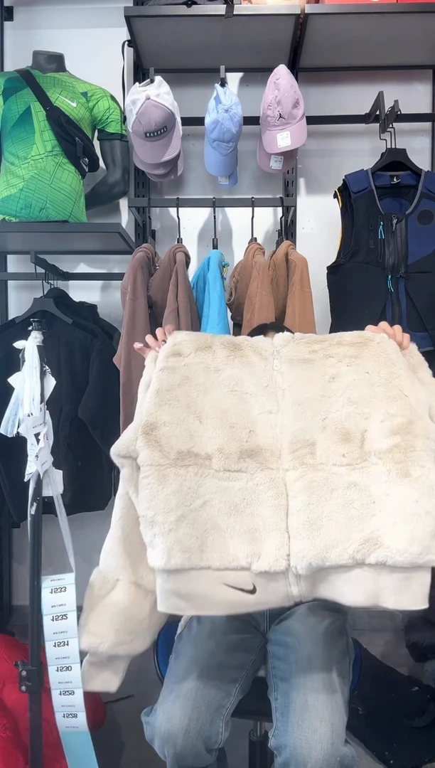 1528编码 耐克卫衣服饰过款为准 尺码S