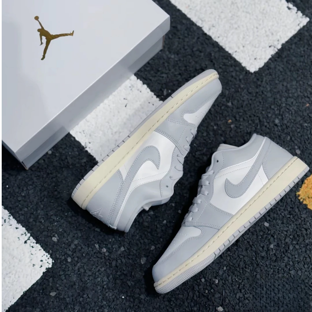 NIKE/耐克Air Jordan 1 女款灰白复古篮球鞋2025新款官方正品