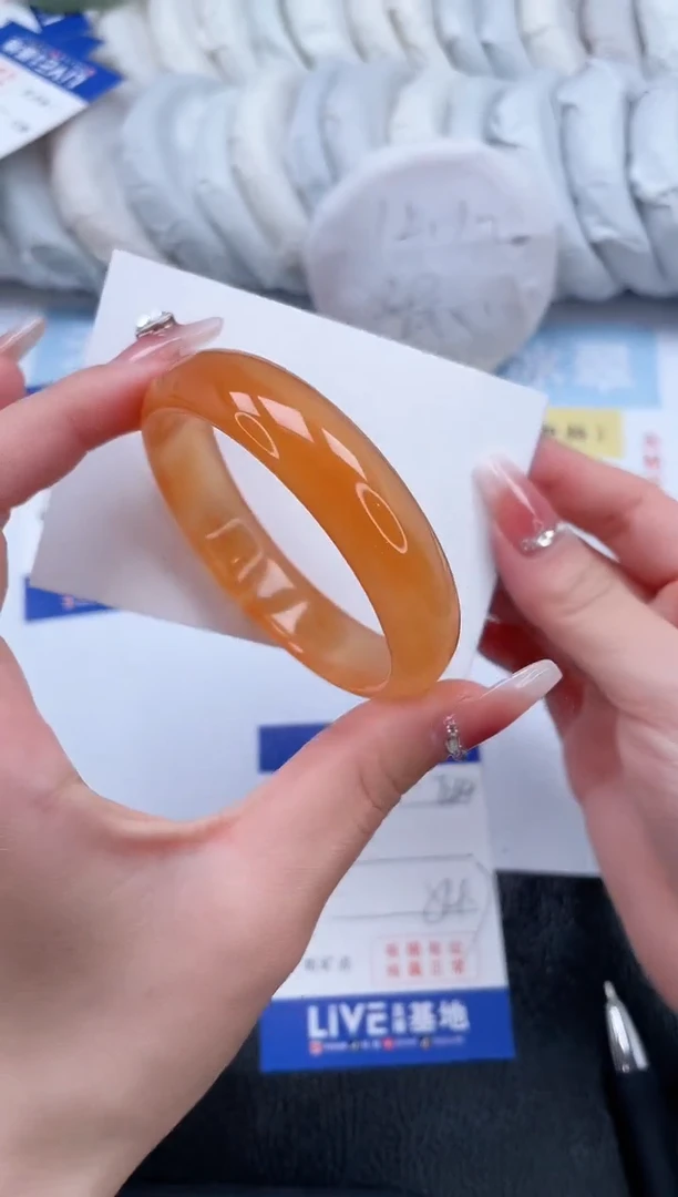 【闪购商品】石英质玉手镯未镶嵌T264-54.7