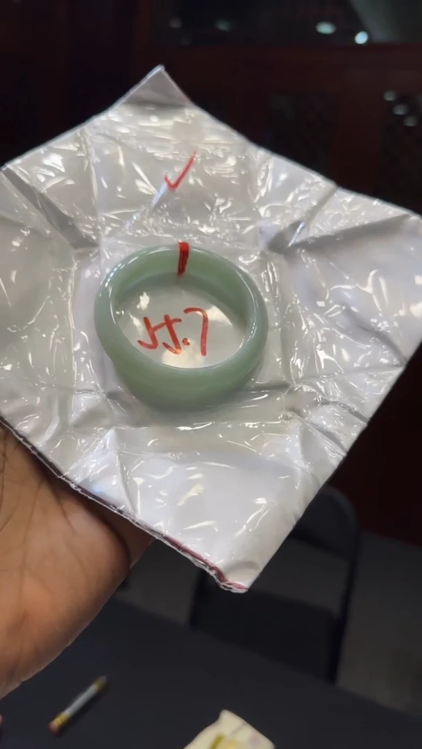 【闪购商品】翡翠手镯未镶嵌手镯