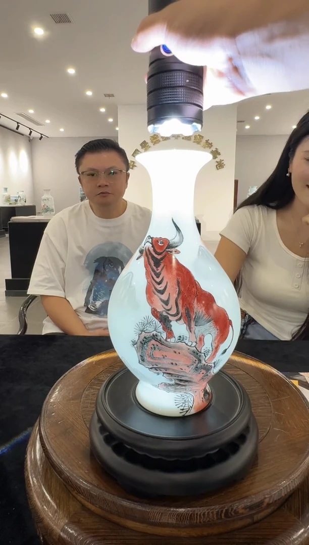 摆件黄杨老师牛气冲天赏瓶1带证书