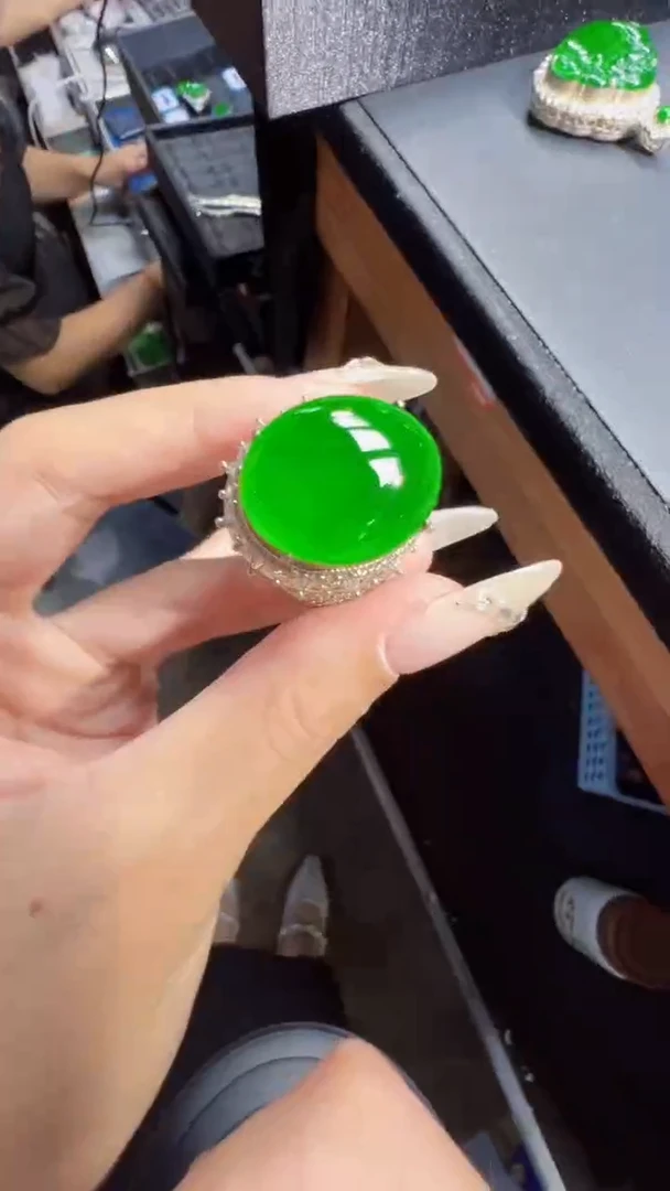 银S925镶嵌定制翡翠翡翠A货有轻微色差属于正常蛋面多样性发货1
