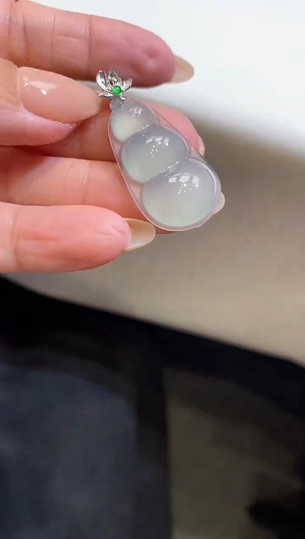 吊坠(不含链)18K金镶嵌翡翠福豆