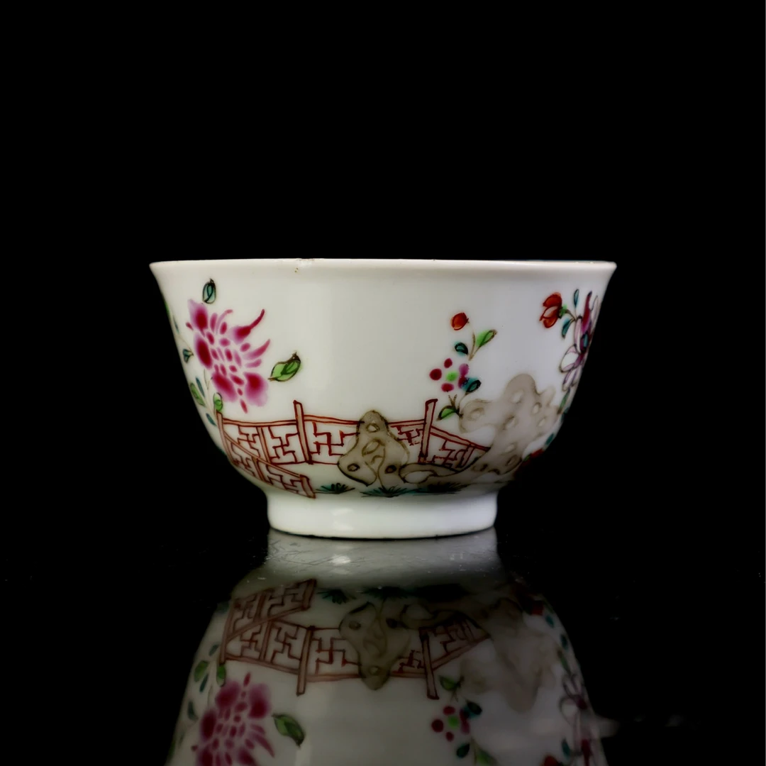 16.清乾隆洞石牡丹花卉纹杯