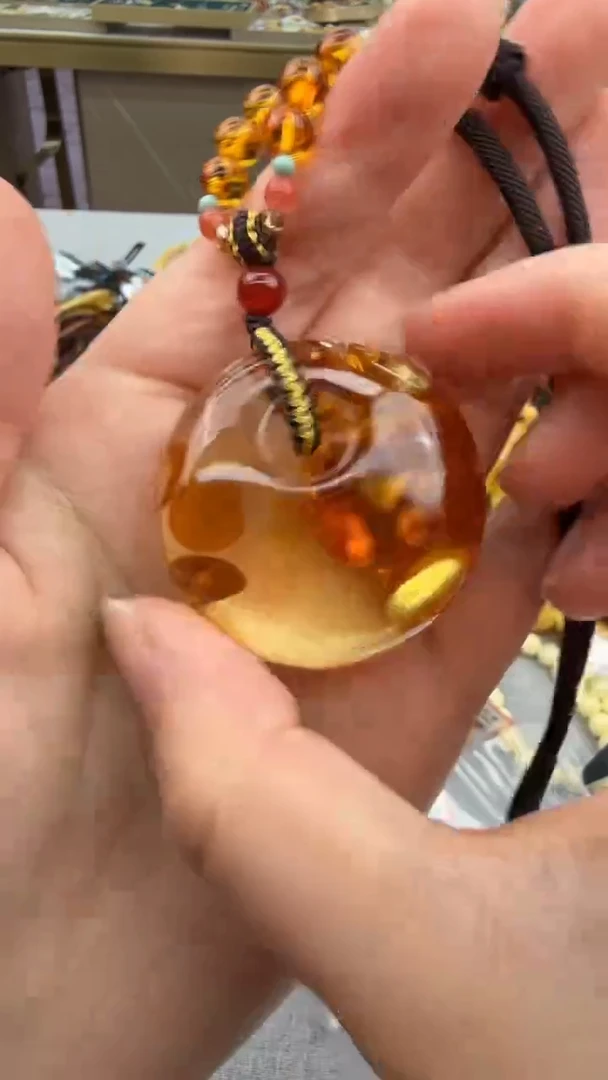 琥珀颈饰未镶嵌44秒拍号 假一罚三