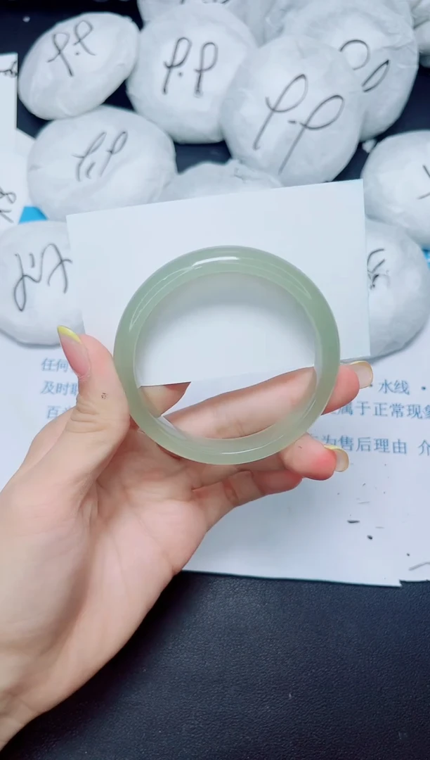 石英质玉手镯未镶嵌193/59.2
