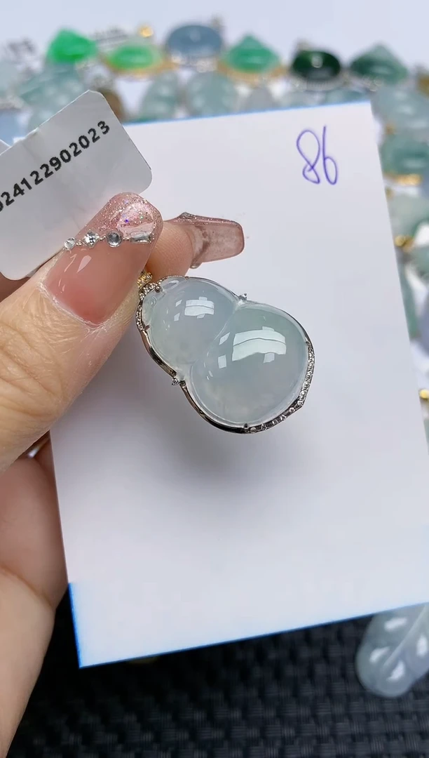 【闪购商品】翡翠挂件18K金镶嵌天然A货翡翠 86