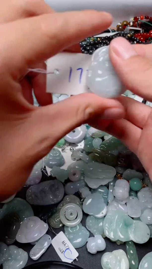 翡翠未镶嵌颈饰177