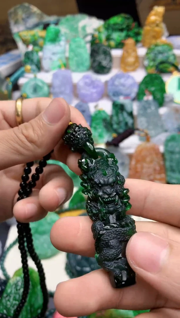 颈饰未镶嵌翡翠忆*天然A货翡翠