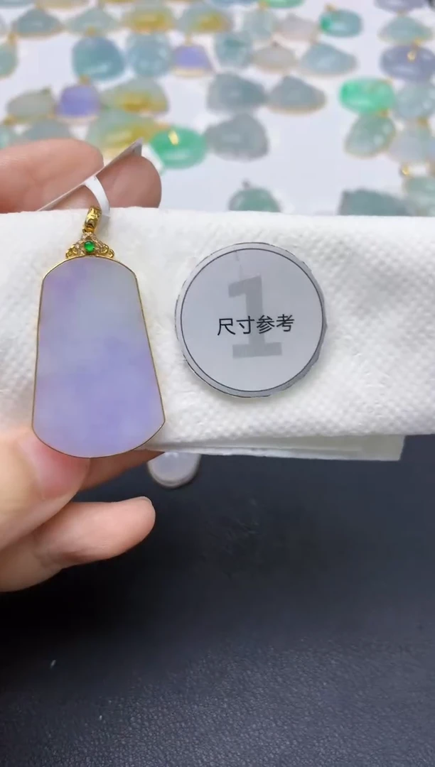 翡翠18K金镶嵌颈饰天然缅甸A货翡翠