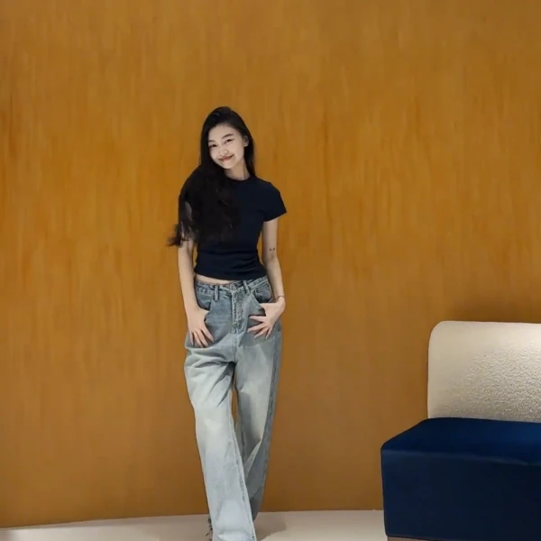 【牧歌】藏青色正肩t恤女夏2025新款短款修身上衣裤子甜美辣妹套装