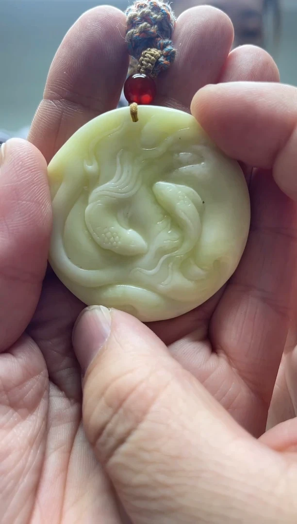 未镶嵌岫玉颈饰`