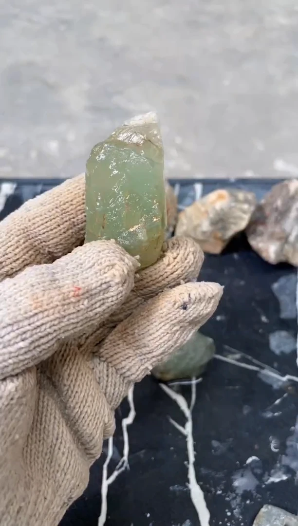 【闪购商品】水晶原石未镶嵌天然绿兔毛水晶原石
