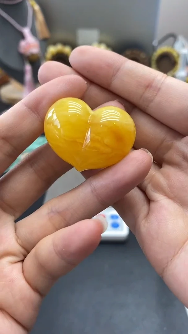 琥珀未镶嵌珠宝奇石225