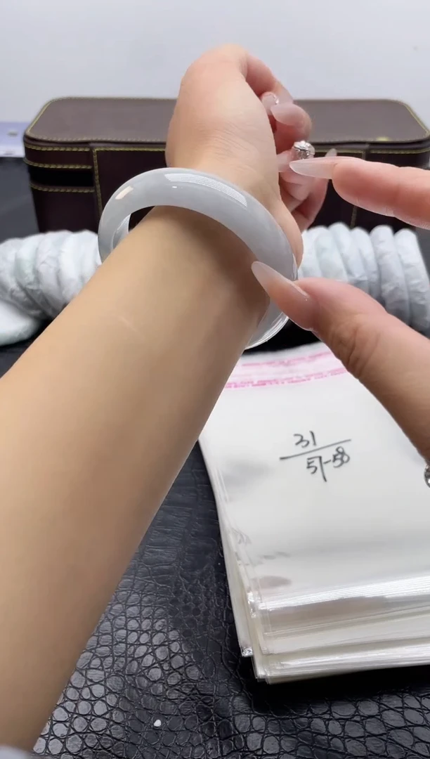 31手镯所见即所得拍啥发啥