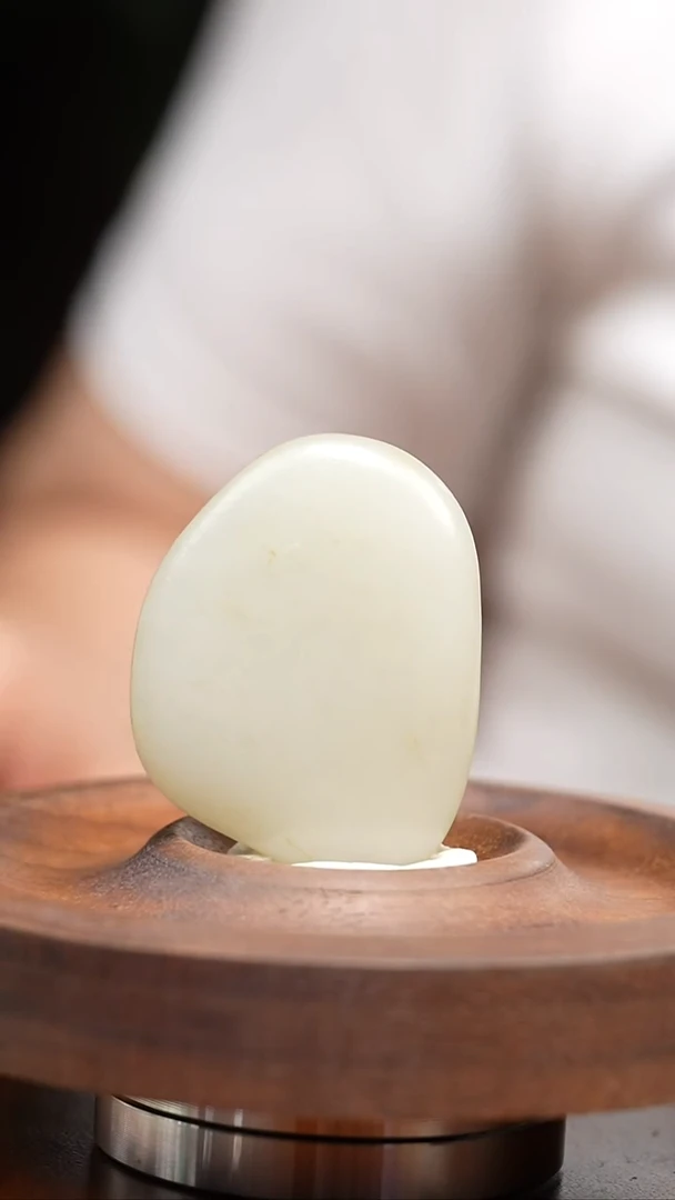 和田玉未镶嵌吊坠(不含链)33.4克和田玉原石