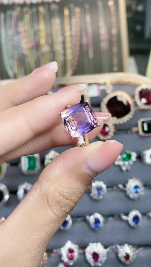 笔搁18K金镶嵌紫晶戒指