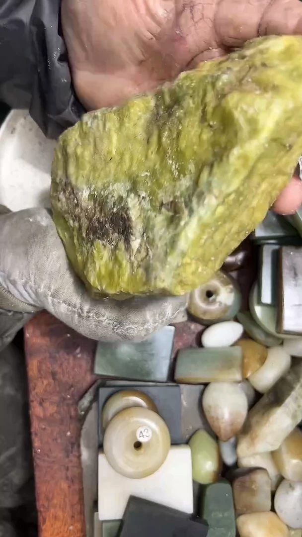 未镶嵌和田玉珠宝半成品1