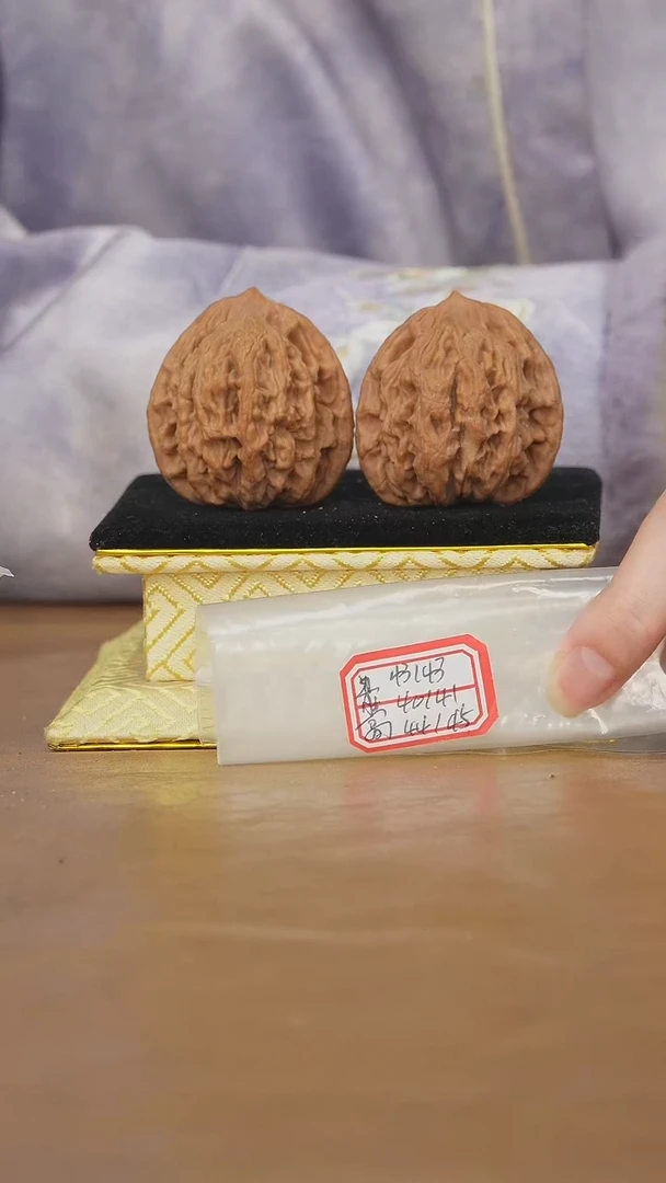 把件文玩核桃麦穗虎头