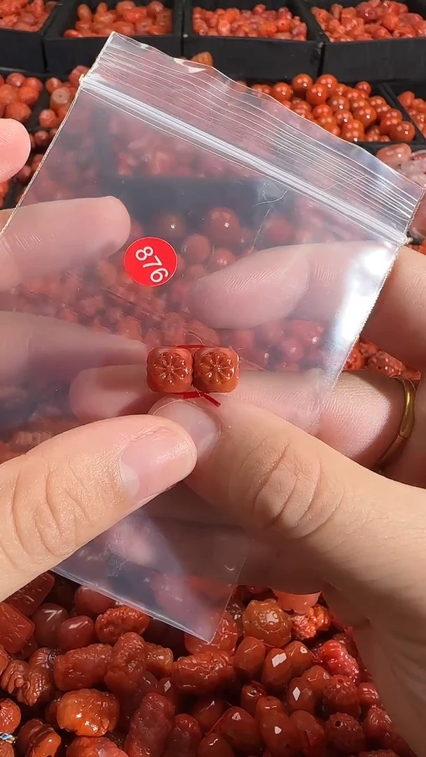 颈饰未镶嵌南红玛瑙1