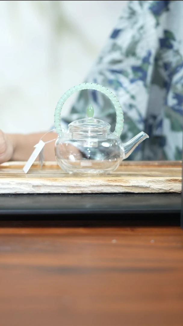 1个禾器珠帘壶浅玉色