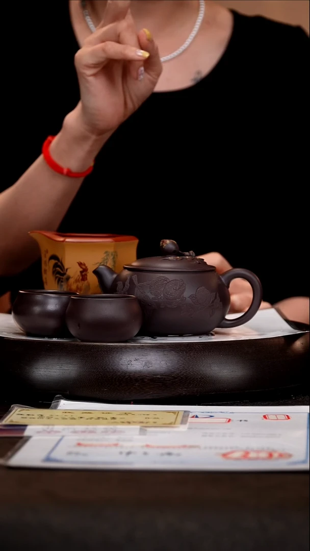 茶壶紫砂ZCP63寿桃黑墩头240cc3