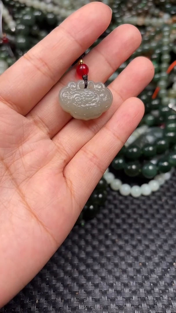 和田玉未镶嵌颈饰1