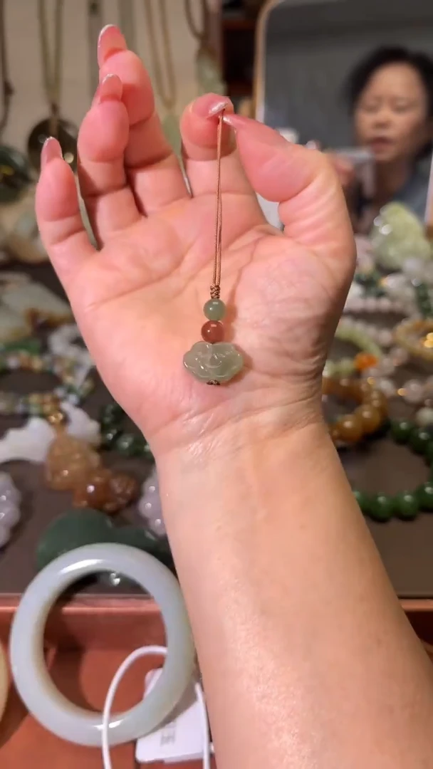 未镶嵌和田玉手机链1