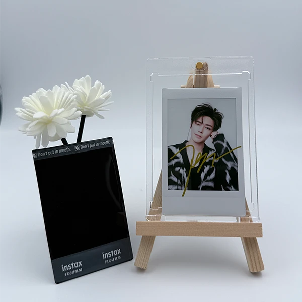 L3393【侯明昊】白边 正品签名 3 寸拍立得照片