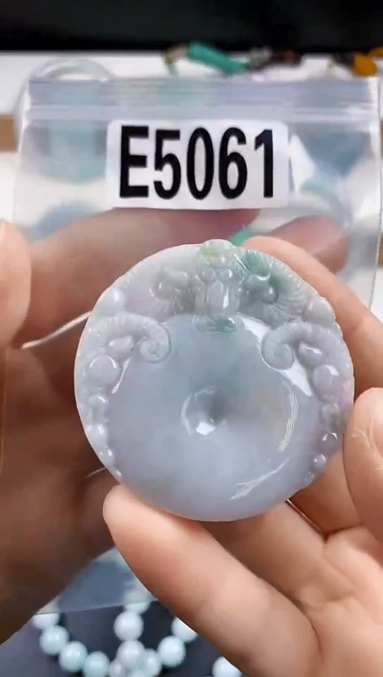 颈饰未镶嵌翡翠天然翡翠吊坠挂件