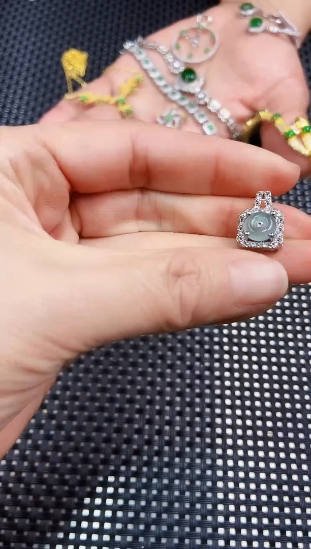 【闪购商品】翡翠吊坠(不含链)未镶嵌111111111