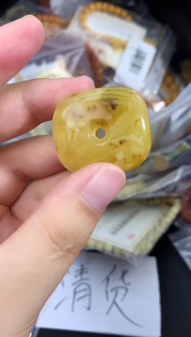蜜蜡未镶嵌珠宝奇石14