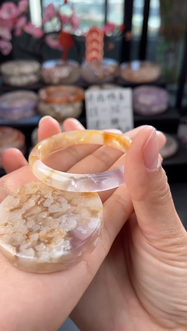 【闪购商品】石英质玉手镯未镶嵌50