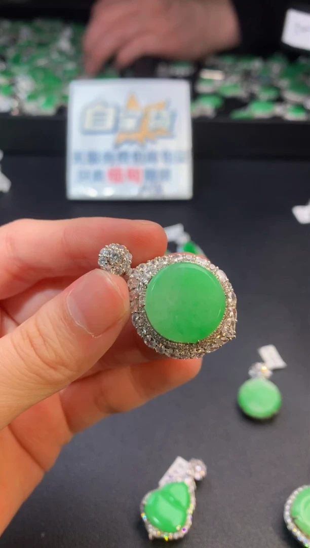 【闪购商品】翡翠颈饰银S925镶嵌翡翠