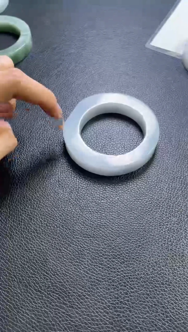 未镶嵌手镯定制翡翠手镯