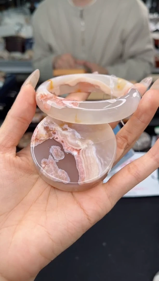 【闪购商品】石英质玉手镯未镶嵌61圈口（赠送镯心）6233250