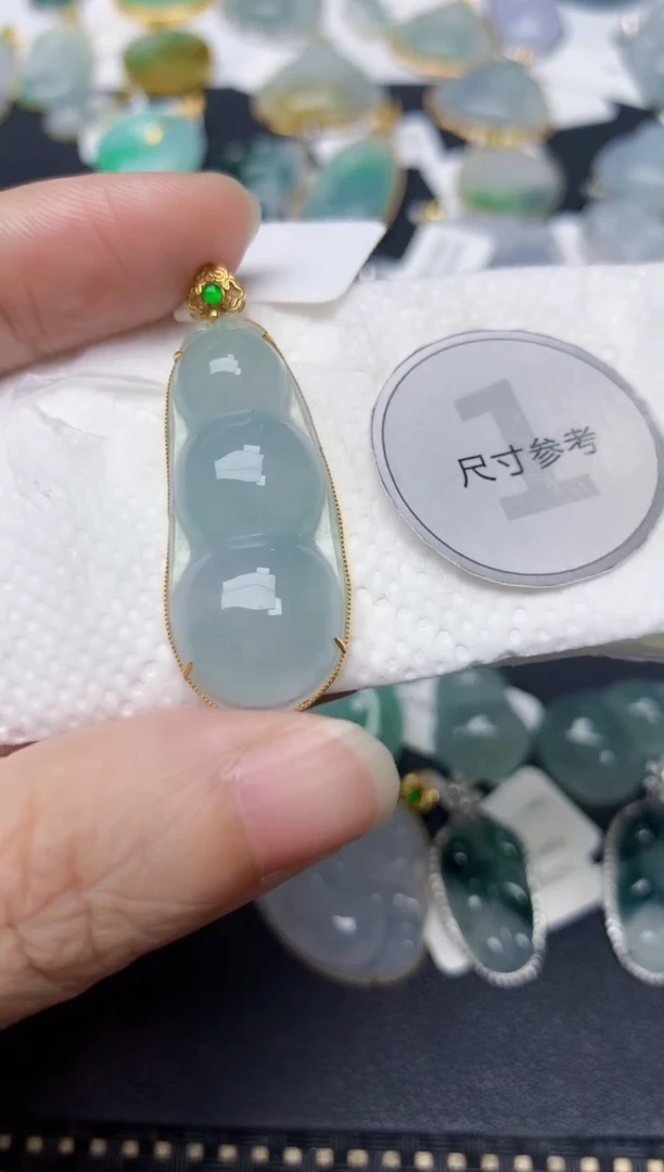 颈饰18K金镶嵌翡翠天然缅甸A货翡翠