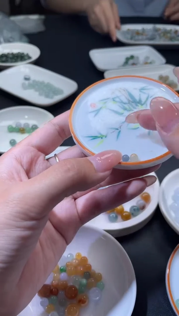 颈饰未镶嵌翡翠楚*翡翠净货