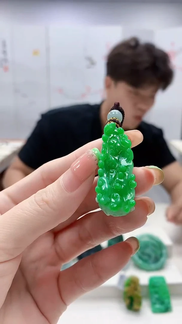 未镶嵌定制翡翠小****?5145ry-毛货挂件