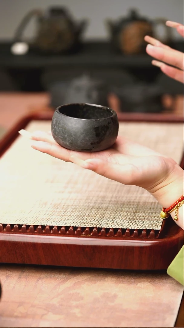 归玉堂冰碛岩重工雕刻大禅钵杯150cc