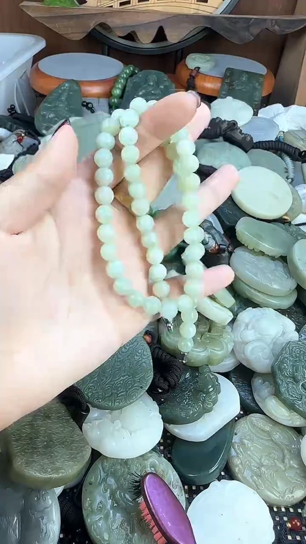 颈饰未镶嵌和田玉1