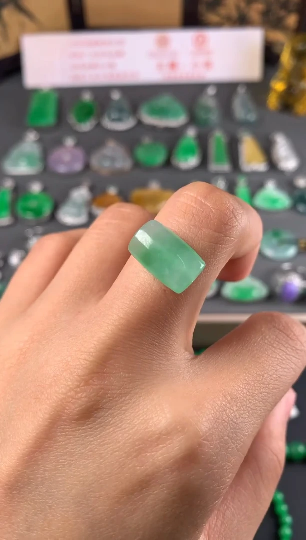 未镶嵌定制翡翠裸石（镶嵌定制）