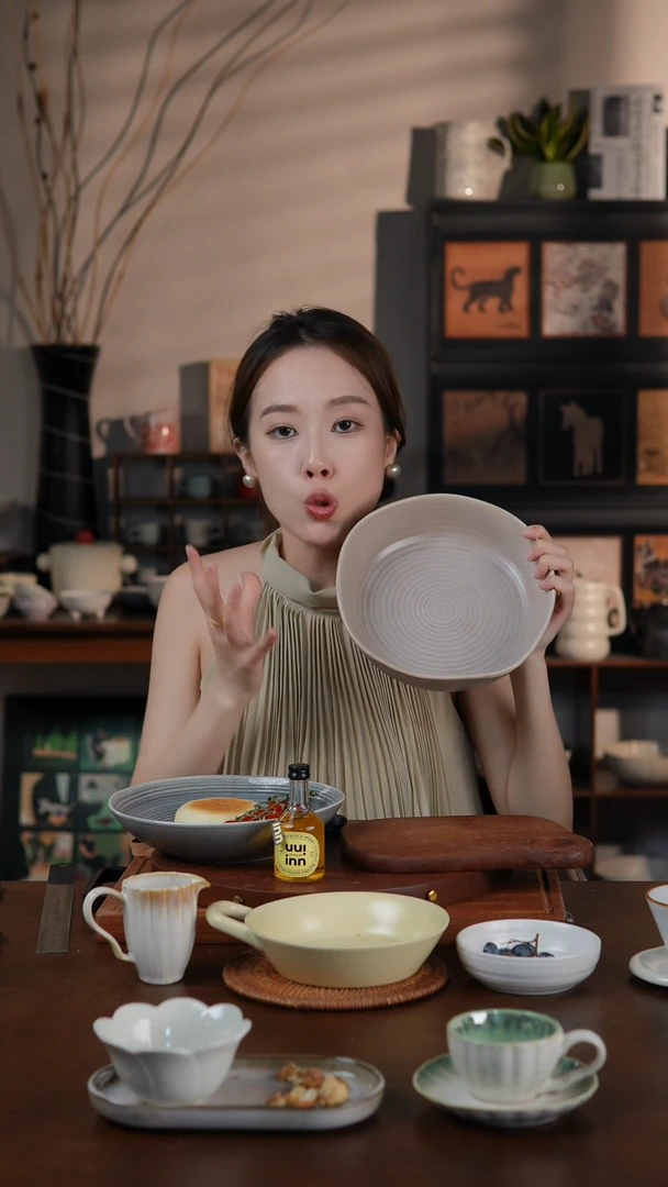 陶瓷北欧风格8.2寸螺纹深盘 微瑕 凑满20发货