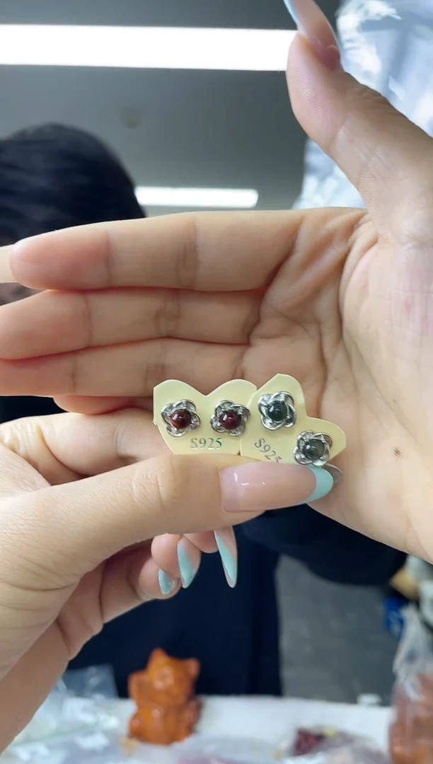 银S925镶嵌耳饰水晶（多样性发一件）