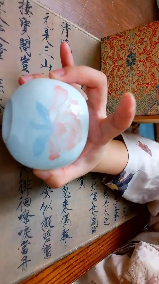 景德镇高温瓷牡丹