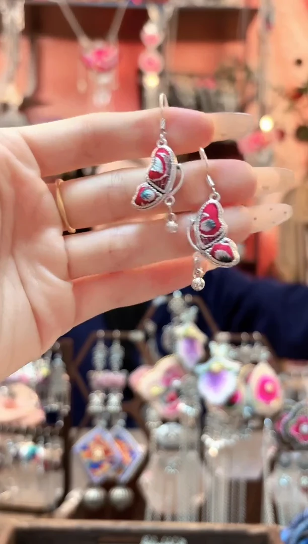 织绣云织谣民族风精美饰品  31