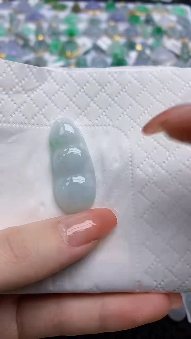 【闪购商品】翡翠颈饰未镶嵌天然翡翠A货