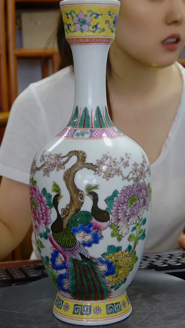 瓶粉彩花鸟纹赏瓶一对#136#