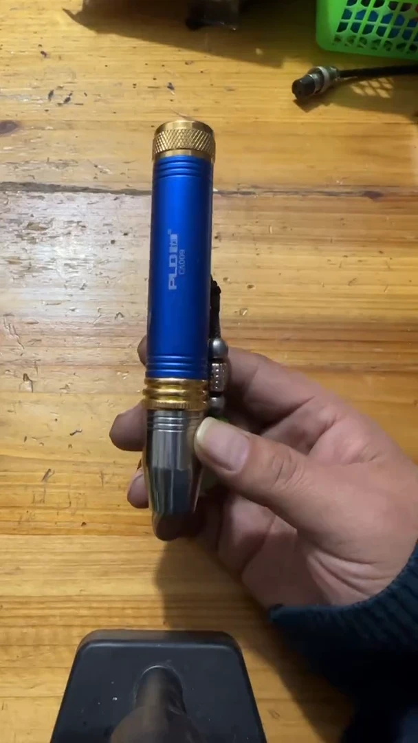 A885玉石手电不带电池有瑕疵