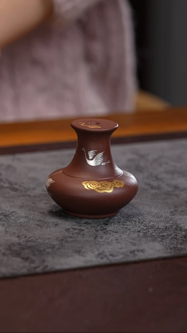 【闪购商品】紫砂茶杯描金银 高仙鹤 盖置